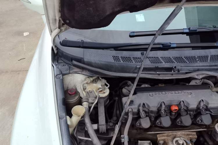 Used Honda Civic 2009 1.8L automatic luxury edition Engine Bay Right