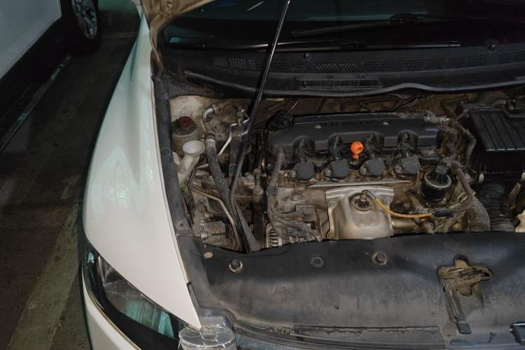 Used Honda Civic 2009 1.8L automatic luxury edition Engine Bay Right