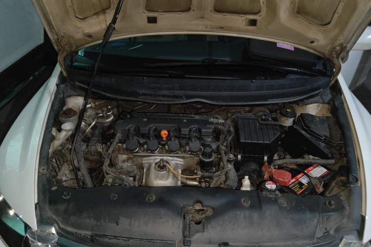 Used Honda Civic 2009 1.8L automatic luxury edition Engine Bay