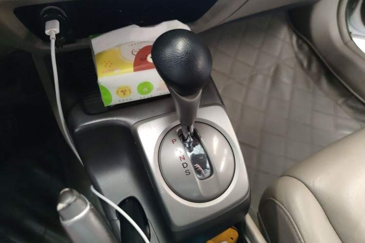 Used Honda Civic 2009 1.8L automatic luxury edition Gear Lever