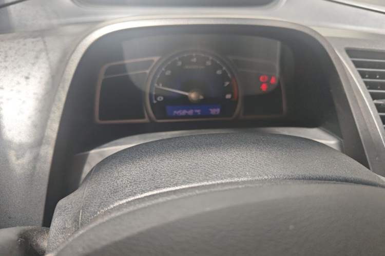 Used Honda Civic 2009 1.8L manual comfort version Odometer Close Up