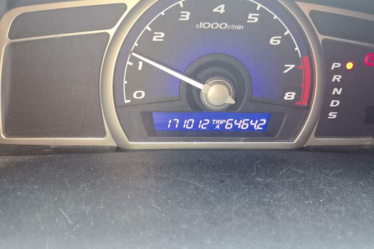Used Honda Civic 2009 1.8L automatic luxury edition Odometer Close Up