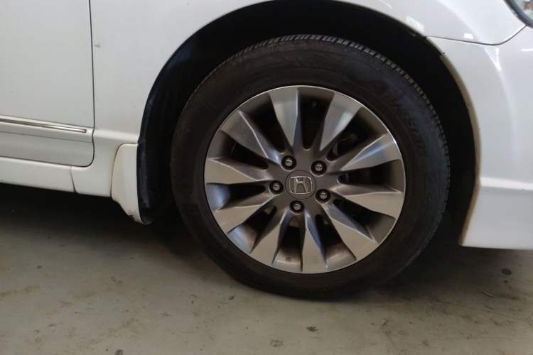 Used Honda Civic 2009 1.8L automatic luxury edition Right Front Wheel Hub
