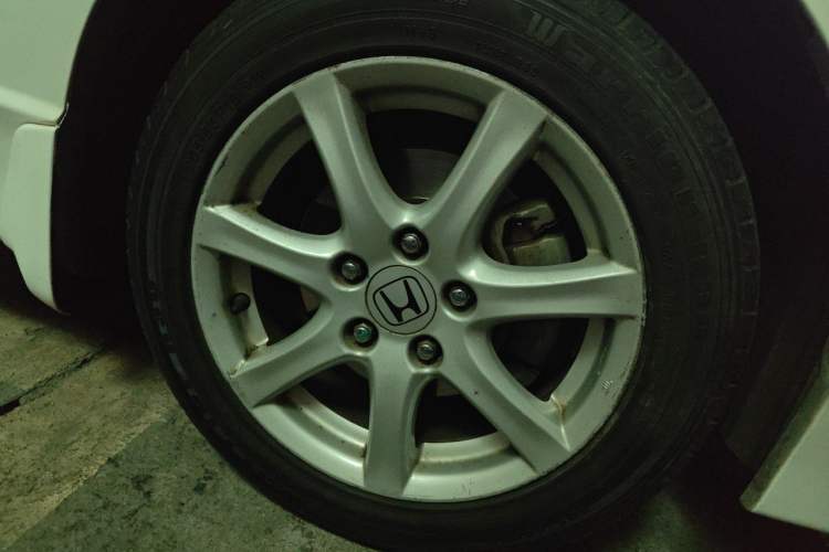 Used Honda Civic 2009 1.8L automatic luxury edition Right Front Wheel Hub