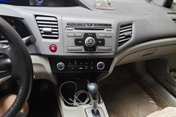 Used Honda Civic 2012 1.8L automatic comfort version Audio And AC Panel