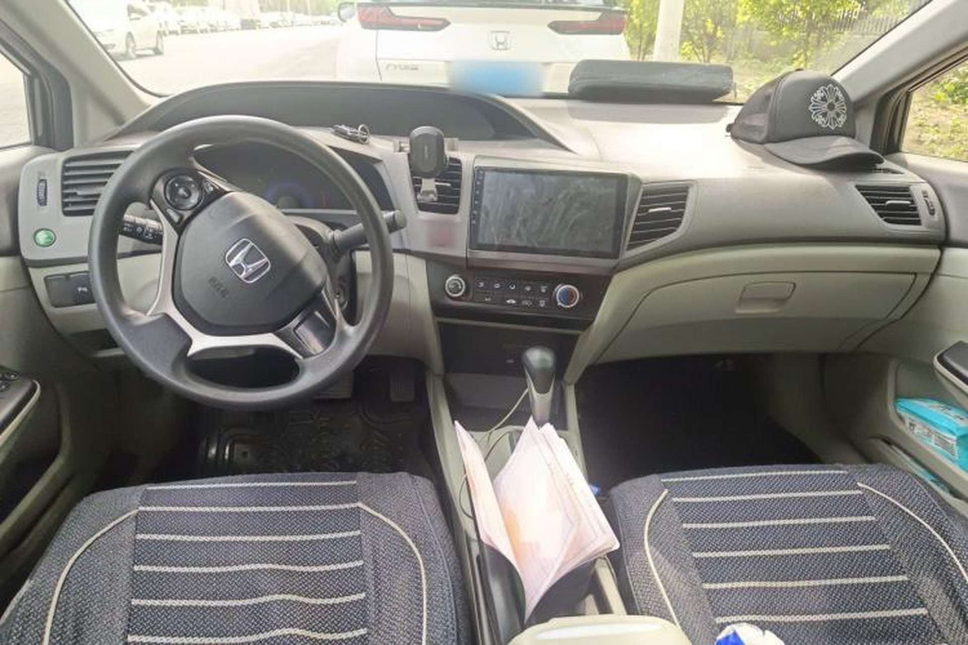 Used Honda Civic 2012 1.8L automatic comfort version Center Console