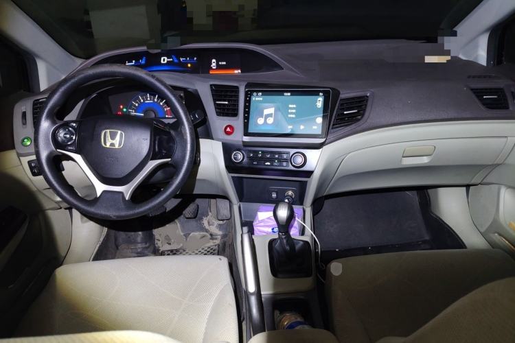 Used Honda Civic 2012 1.8L manual Comfort version Center Console