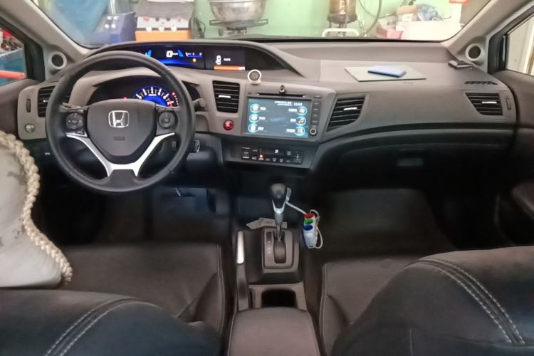 Used Honda Civic 2012 1.8L automatic luxury edition Center Console