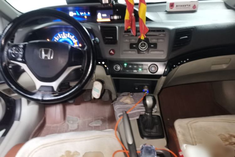 Used Honda Civic 2012 1.8L automatic comfort version Center Console