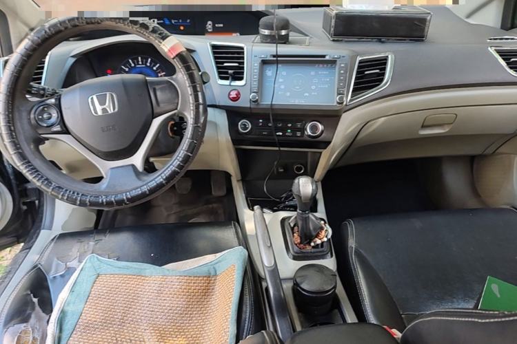 Used Honda Civic 2012 1.8L manual Comfort version Center Console
