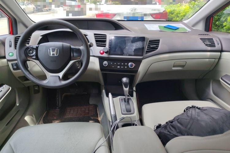 Used Honda Civic 2012 1.8L automatic comfort version Center Console