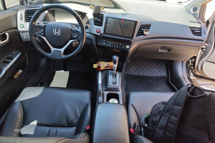 Used Honda Civic 2012 1.8L automatic luxury edition Center Console