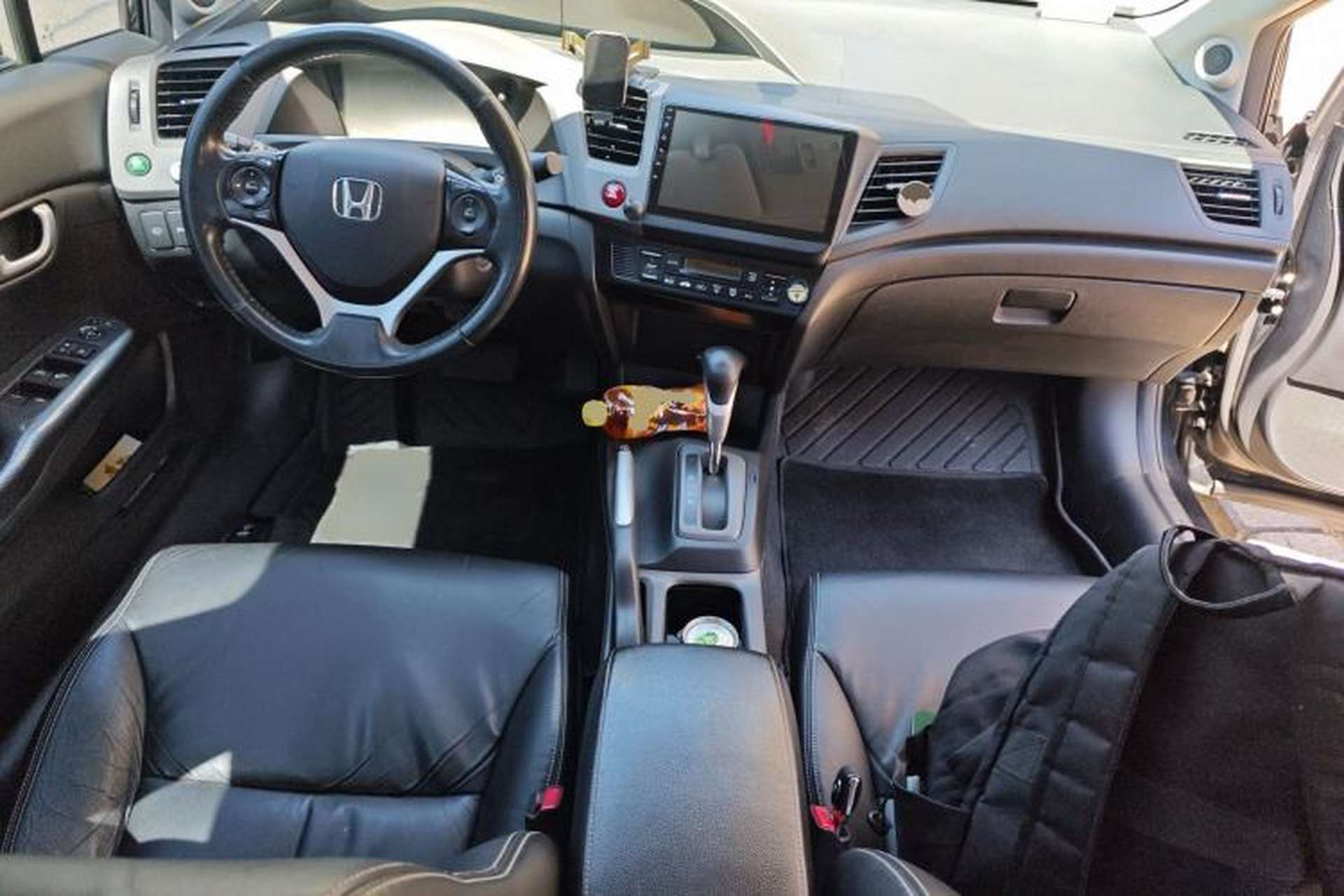 Used Honda Civic 2012 1.8L automatic luxury edition Center Console