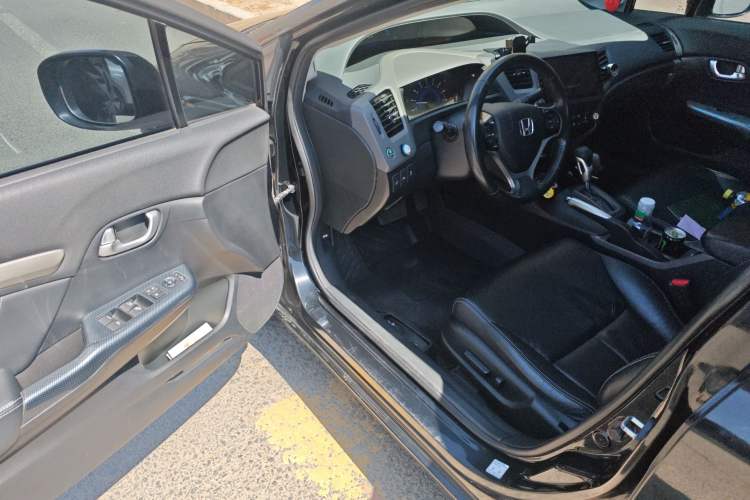 Used Honda Civic 2012 1.8L automatic luxury edition Driver Seat