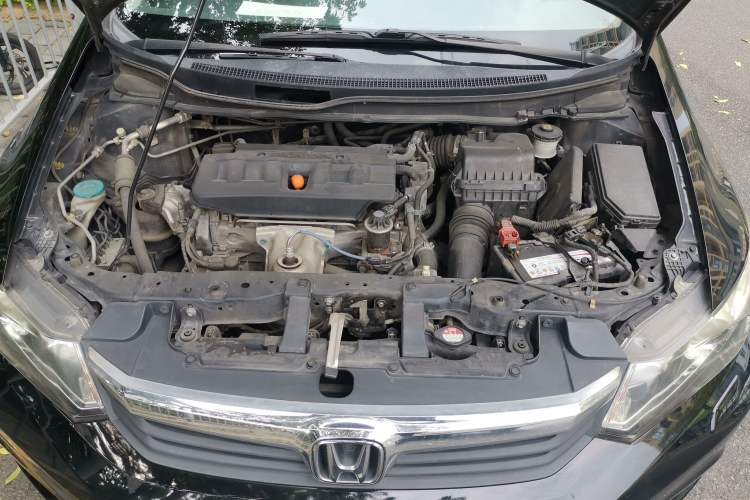 Used Honda Civic 2012 1.8L automatic luxury edition Engine Bay