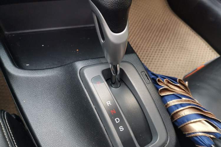 Used Honda Civic 2012 1.8L automatic luxury edition Gear Lever