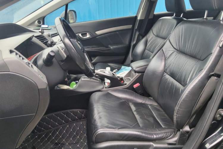 Used Honda Civic 2012 1.8L automatic luxury edition Left Front Seat