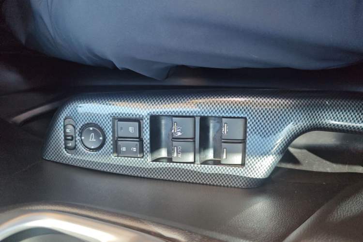Used Honda Civic 2012 1.8L automatic luxury edition Vehicle Key