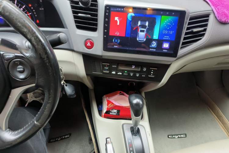 Used Honda Civic 2012 1.8L automatic luxury edition Audio And AC Panel