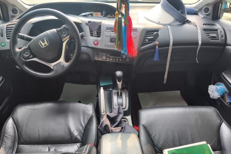 Used Honda Civic 2012 1.8L automatic luxury edition Center Console