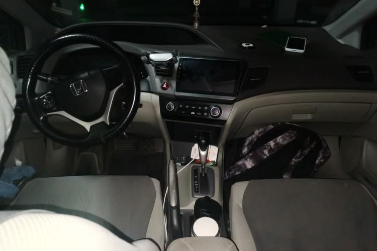 Used Honda Civic 2012 1.8L automatic comfort version Center Console