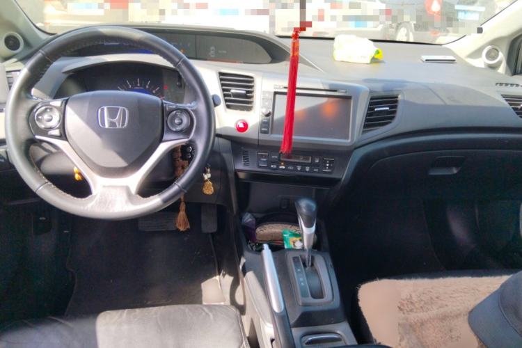Used Honda Civic 2012 1.8L automatic luxury edition Center Console