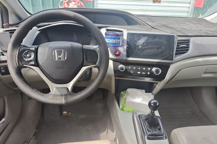 Used Honda Civic 2012 1.8L manual Comfort version Center Console