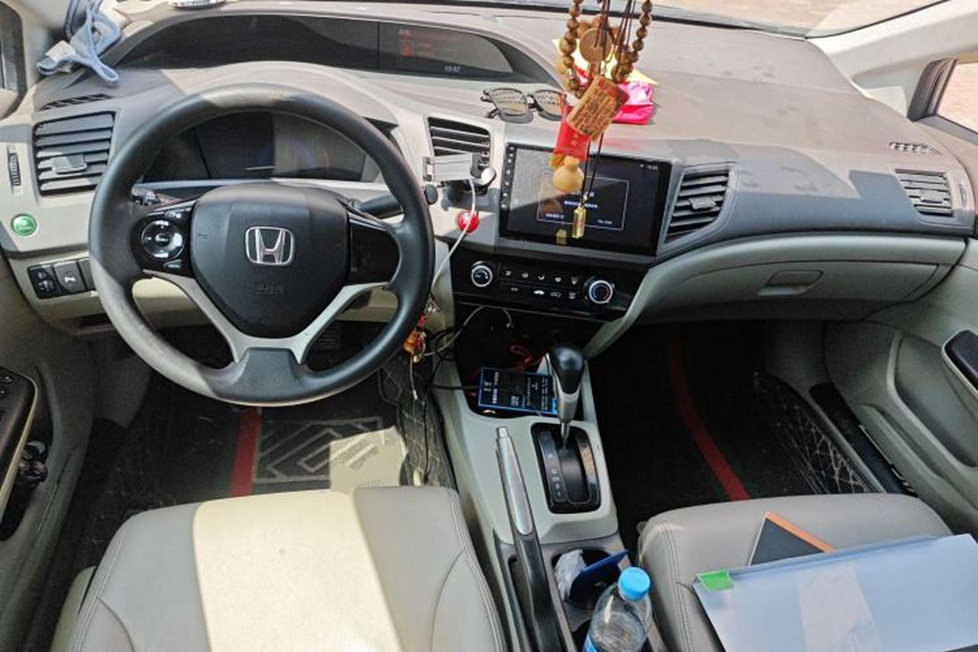 Used Honda Civic 2012 1.8L automatic comfort version Center Console