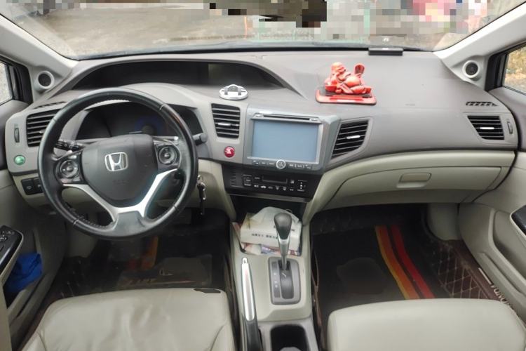 Used Honda Civic 2012 1.8L automatic luxury edition Center Console