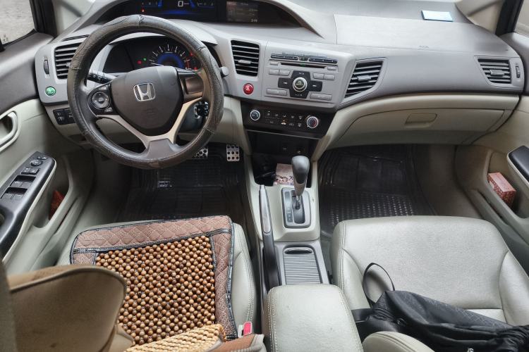 Used Honda Civic 2012 1.8L automatic comfort version Center Console