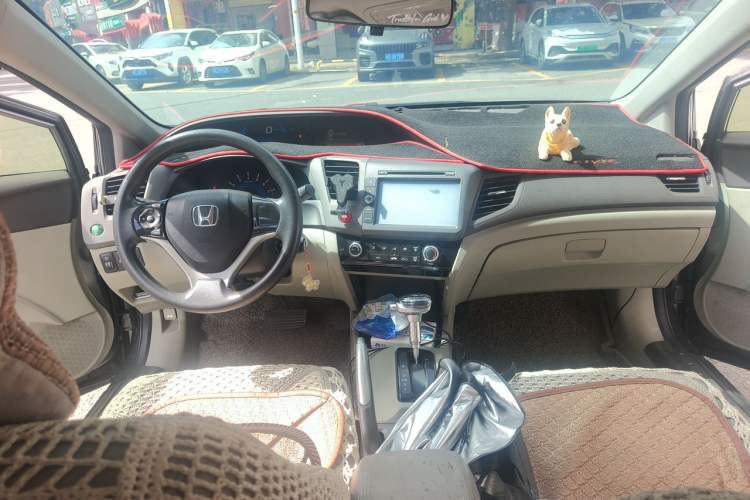 Used Honda Civic 2012 1.8L automatic comfort version Center Console