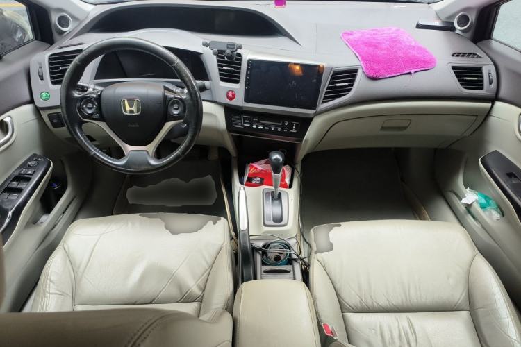 Used Honda Civic 2012 1.8L automatic luxury edition Center Console