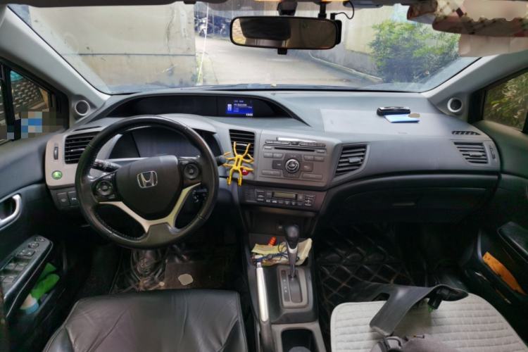 Used Honda Civic 2012 1.8L automatic luxury edition Center Console