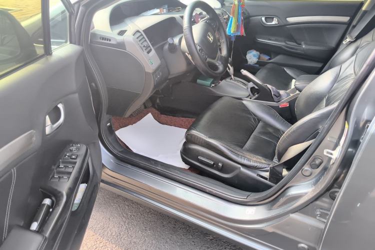 Used Honda Civic 2012 1.8L automatic luxury edition Driver Seat