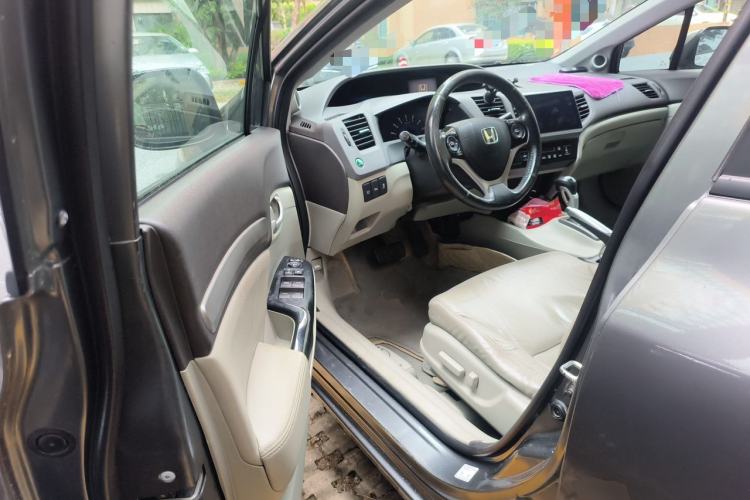 Used Honda Civic 2012 1.8L automatic luxury edition Driver Seat