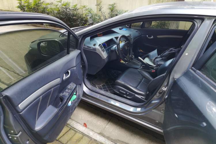 Used Honda Civic 2012 1.8L automatic luxury edition Driver Seat
