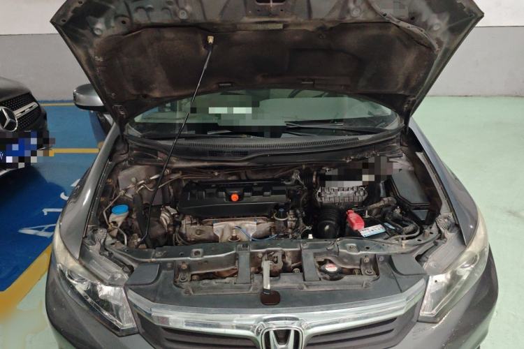 Used Honda Civic 2012 1.8L automatic comfort version Engine Bay