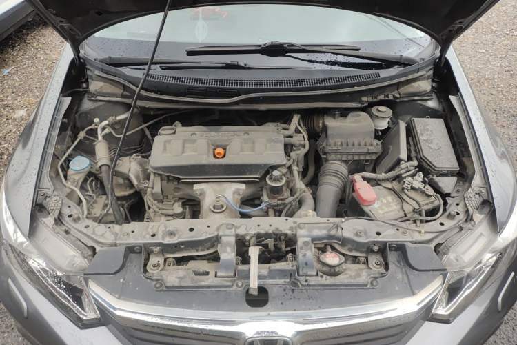 Used Honda Civic 2012 1.8L automatic luxury edition Engine Bay