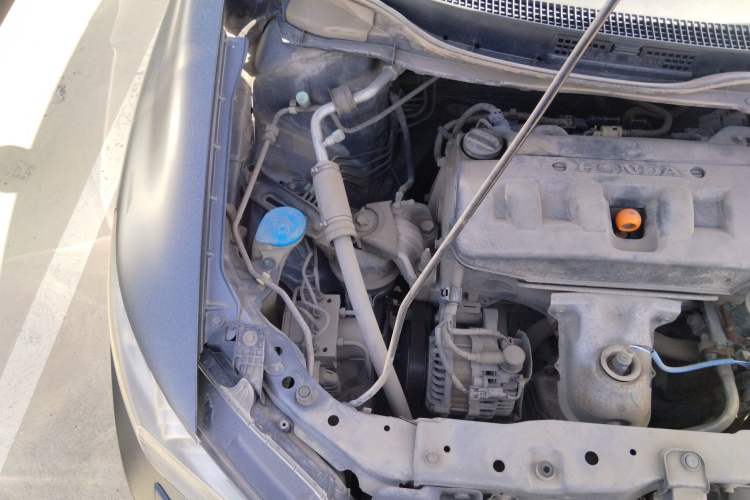 Used Honda Civic 2012 1.8L automatic luxury edition Engine Bay Right