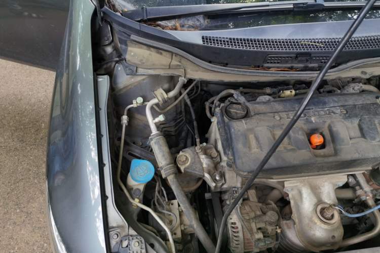 Used Honda Civic 2012 1.8L automatic luxury edition Engine Bay Right
