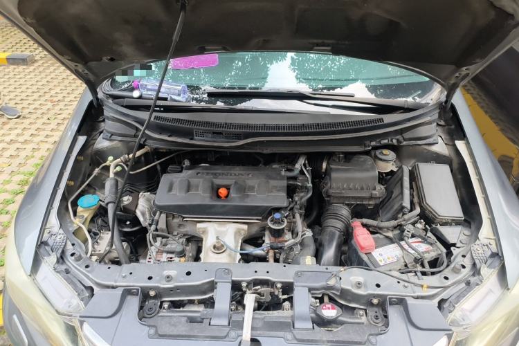 Used Honda Civic 2012 1.8L automatic luxury edition Engine Bay