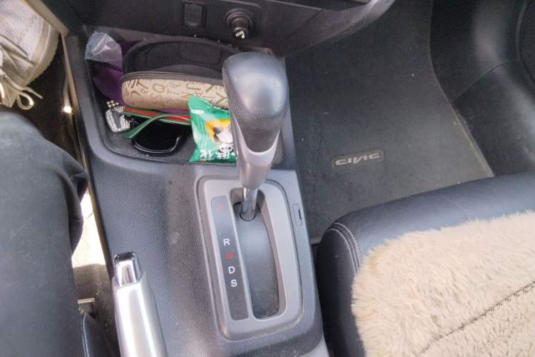 Used Honda Civic 2012 1.8L automatic luxury edition Gear Lever