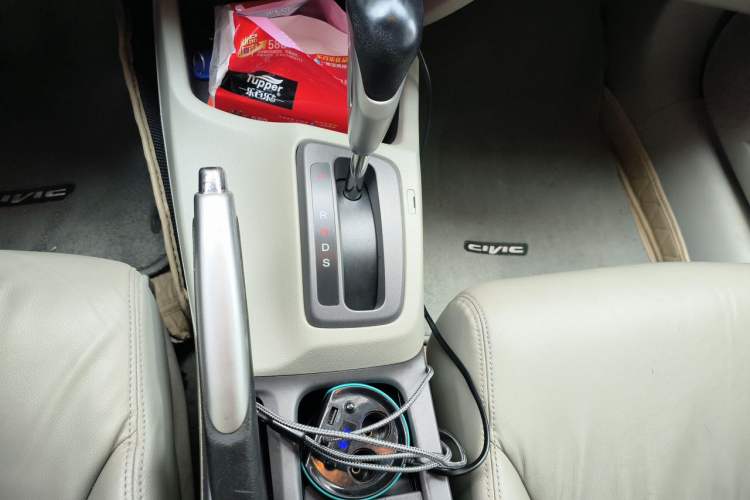 Used Honda Civic 2012 1.8L automatic luxury edition Gear Lever