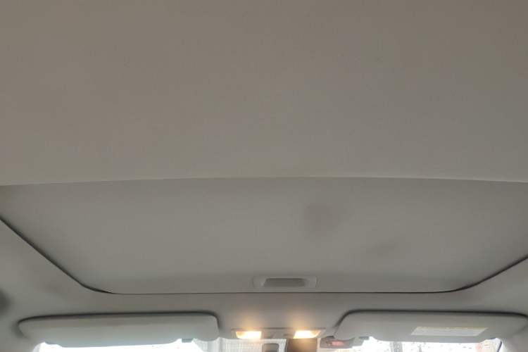 Used Honda Civic 2012 1.8L automatic luxury edition Headliner
