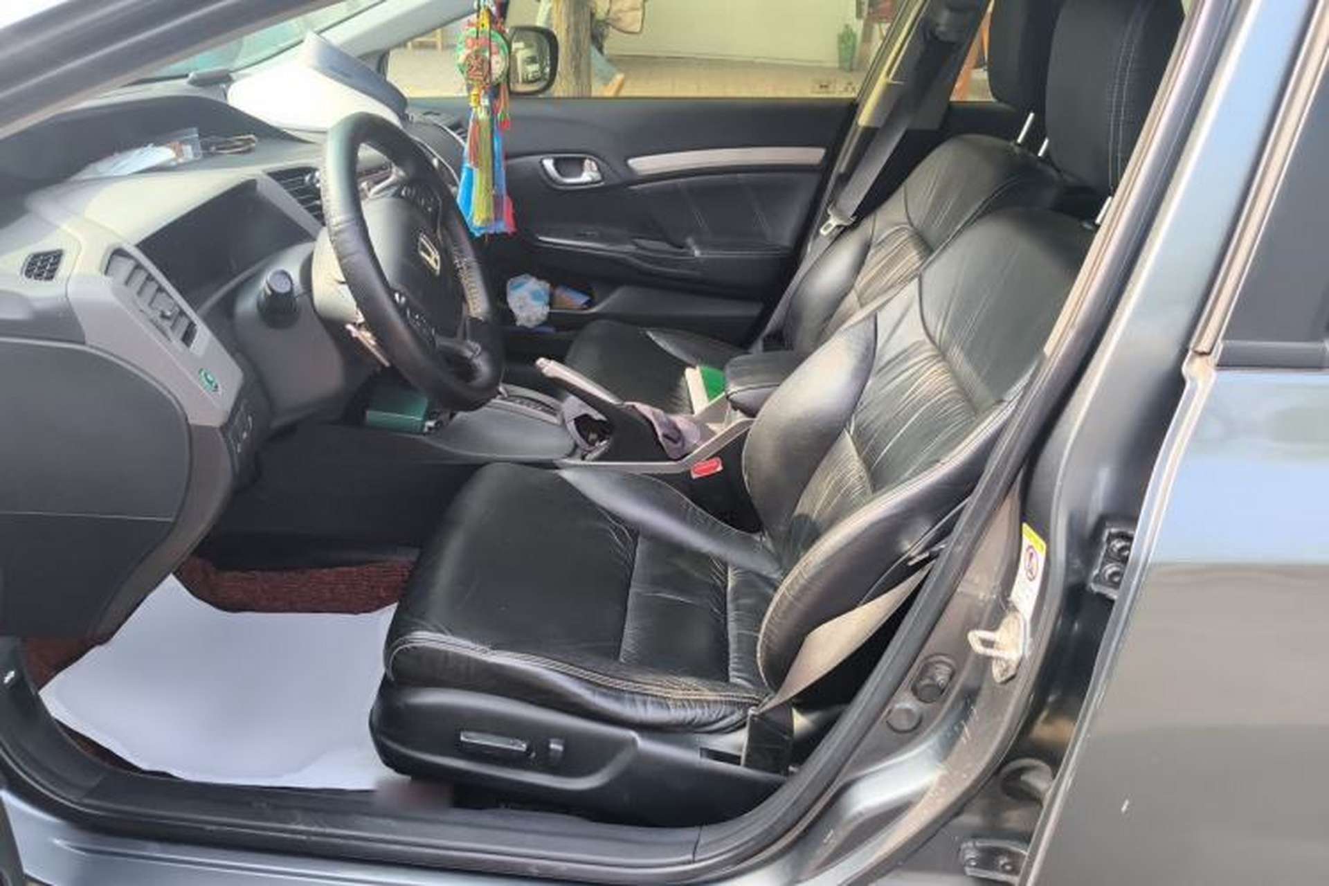 Used Honda Civic 2012 1.8L automatic luxury edition Left Front Seat