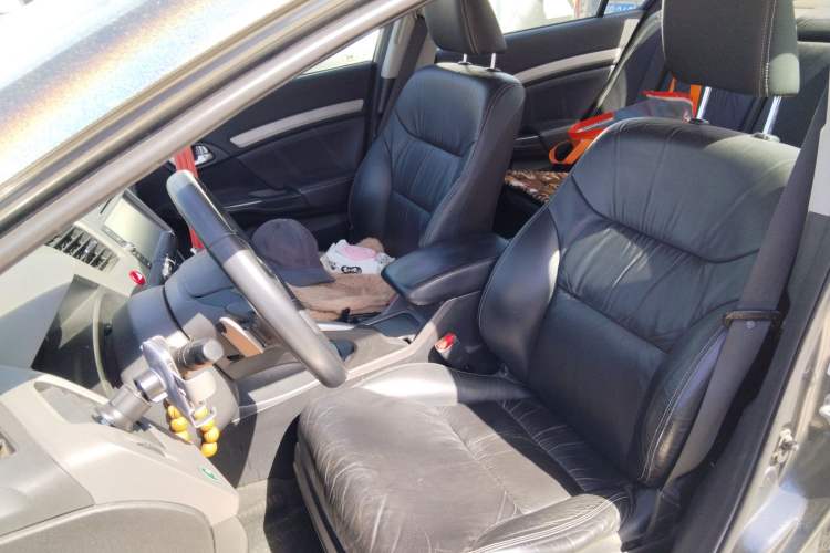 Used Honda Civic 2012 1.8L automatic luxury edition Left Front Seat