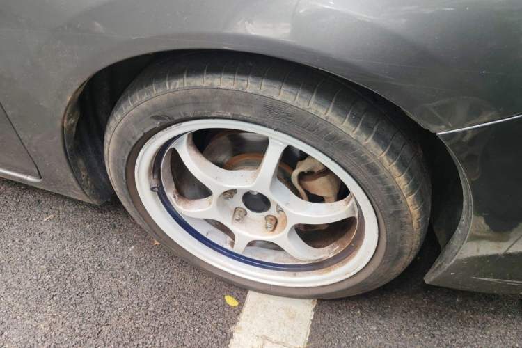 Used Honda Civic 2012 1.8L manual Comfort version Right Front Wheel Hub