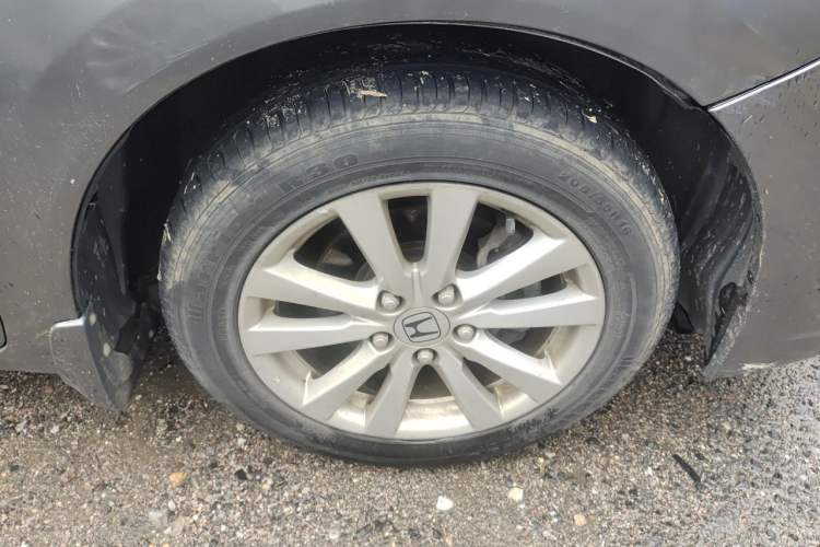 Used Honda Civic 2012 1.8L automatic luxury edition Right Front Wheel Hub