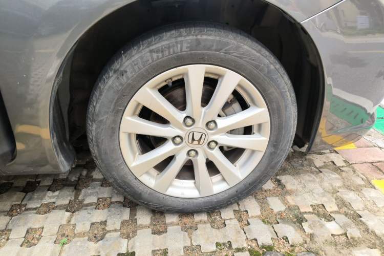 Used Honda Civic 2012 1.8L automatic luxury edition Right Front Wheel Hub