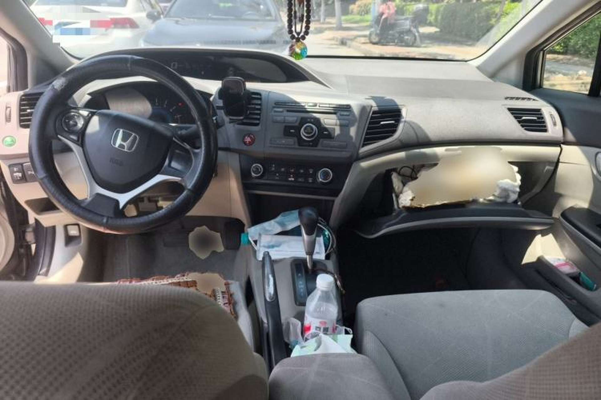 Used Honda Civic 2012 1.8L automatic comfort version Center Console